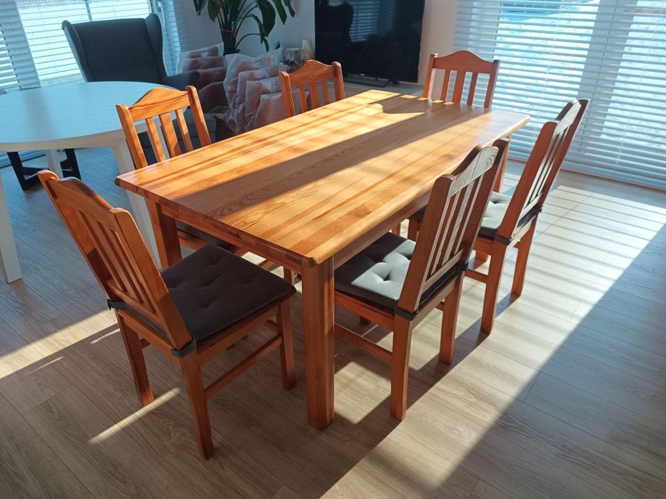 Stół z krzesłami (6 krzeseł)komplet