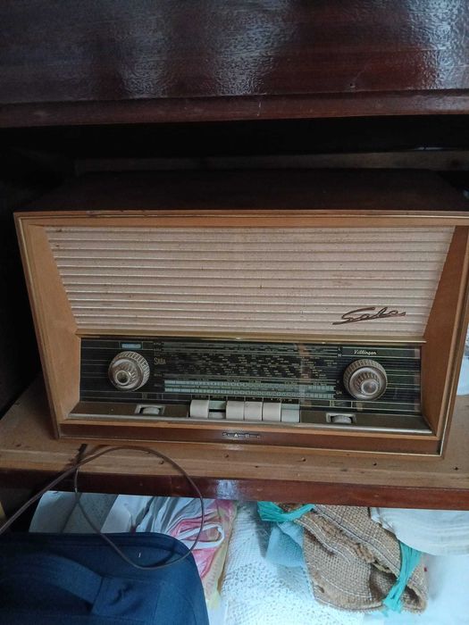 Rádio Antigo a Válvulas SABA Villingen 100 (Anos 50/60) – Vintage / Colecionismo