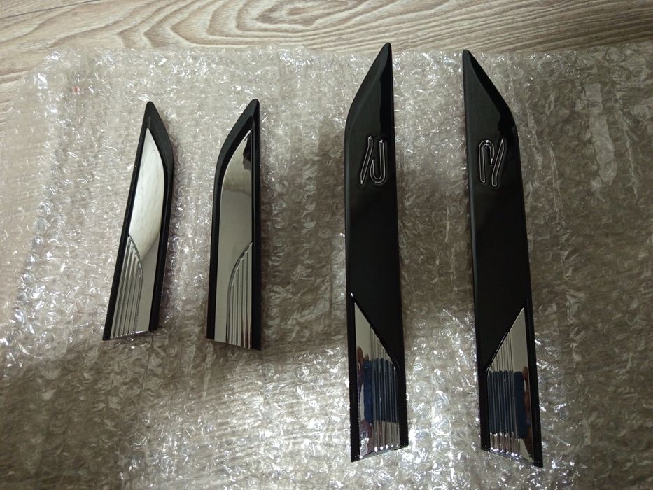 ШИЛЬДИК R-LINE емблема на двері Tiguan MK 2 (2021-2024)