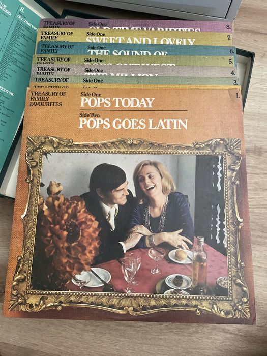 Vinil Treasury of family favourites