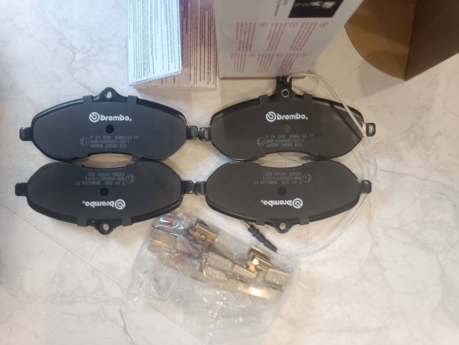 BREMBO Комплект тормозных колодок, дисковый тормоз P61096

P 61 096