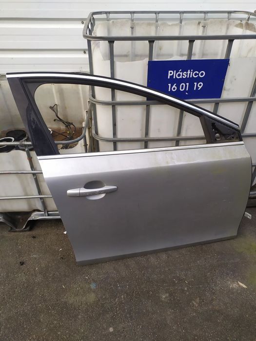 PORTA FRENTE DIREITA VOLVO V40