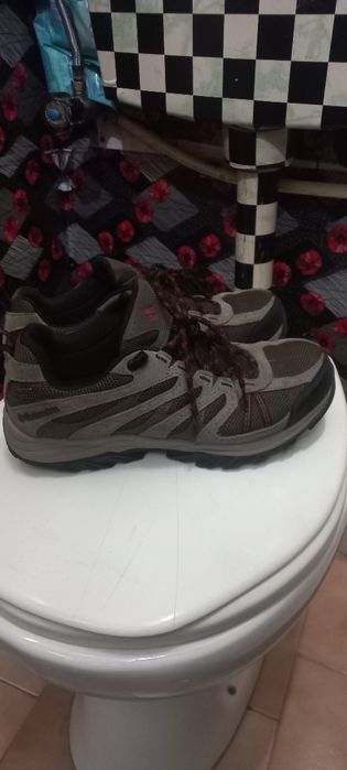 Tenis colombia N43 impecavel