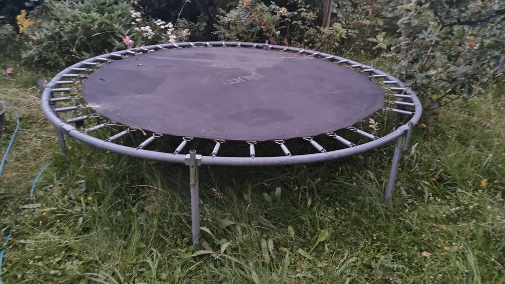 Trampolina niekompletna