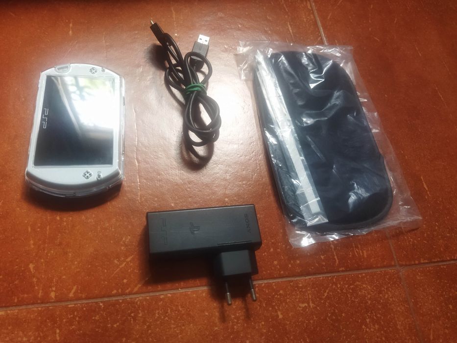 Consola Sony PSP GO como NOVA, com acessórios, excelente estado