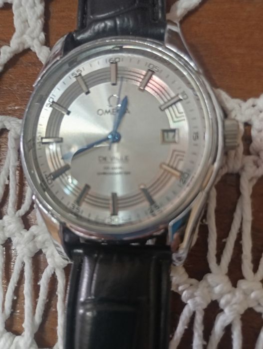 Vendo este relógio muito bonito bom estado a trabalhar muito bem Omega