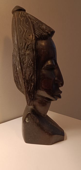 Estatueta madeira