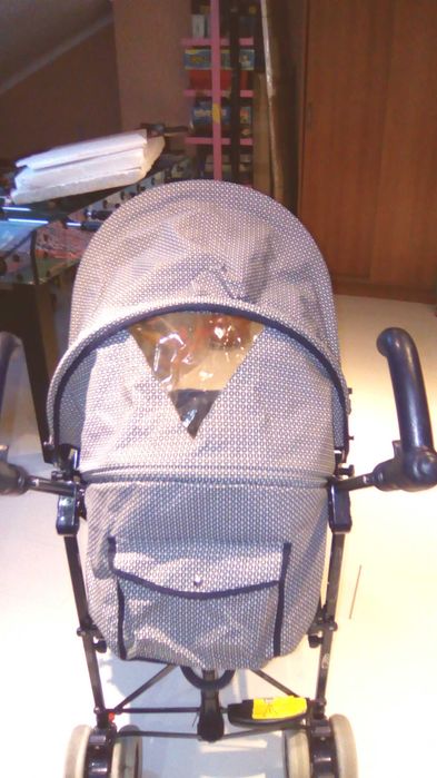 Foldable and Easy-to-Carry Baby Stroller64737765580547122