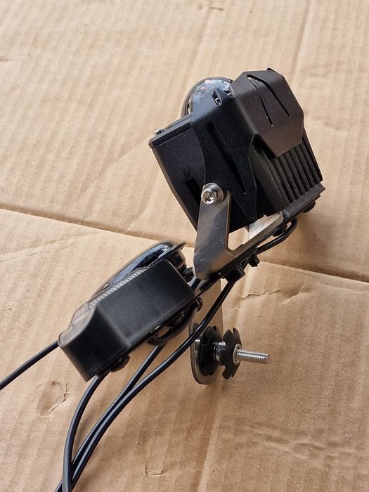 Мощная передняя фара на электровелосипед