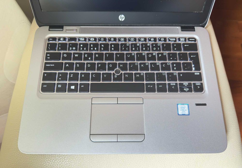 HP EliteBook 820 G4 Ultrabook 13" Full HD / i5-7300 / 16 GB RAM / M.2 SSD 256 GB64752391490177122