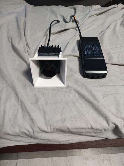 Sprzedam oprawę wpuszczaną Led