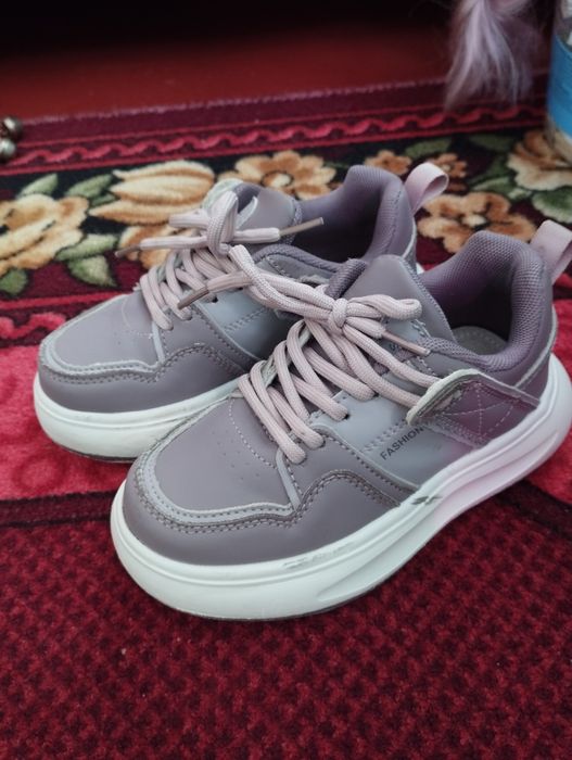 Кросівки дівчинка, 28 розмір