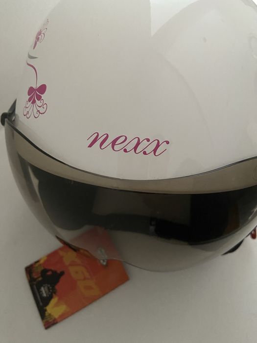 Capacete de mulher novo da Nexx