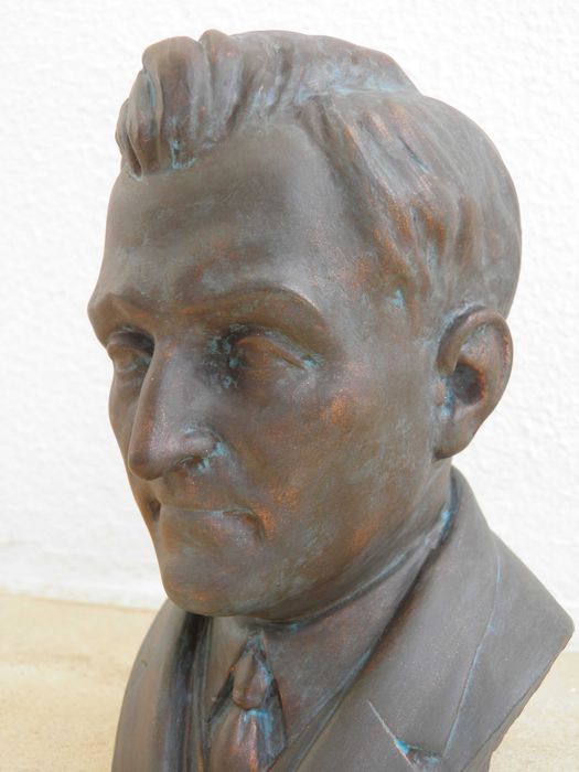 Busto Salazar Estado Novo Mocidade Portuguesa