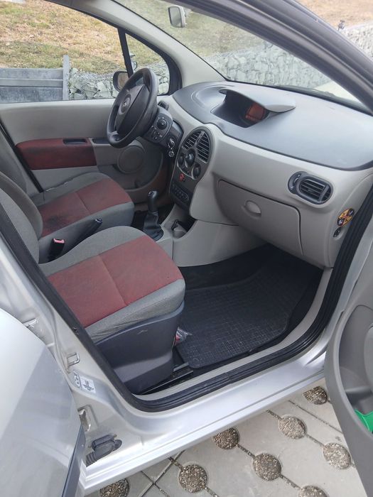 Samochòd Renault modus