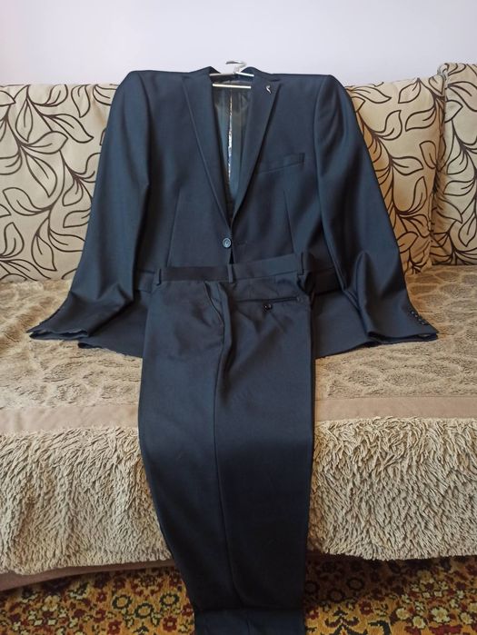 Костюм чоловічий 52р