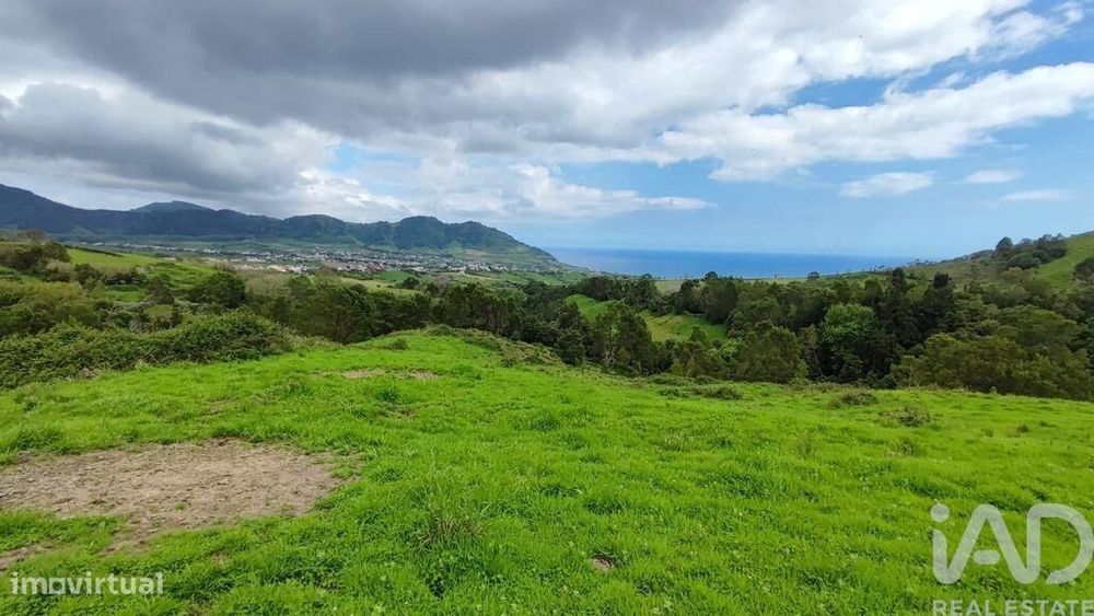 Terreno em Povoação de 142408,00 m2