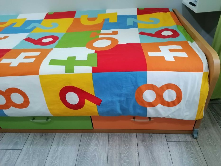 Cama com gavetas para quarto criança/jovem