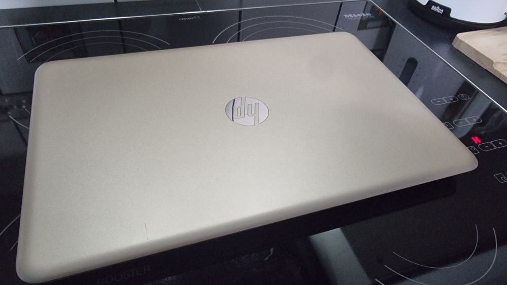 HP Pavilion 15 | i7-7500U | NVIDIA 940MX 4GB | 8GB RAM | SSD