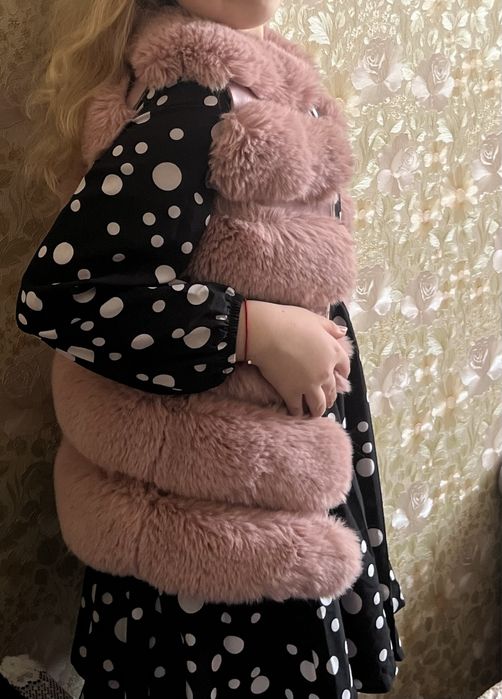 Жилет для дівчинки