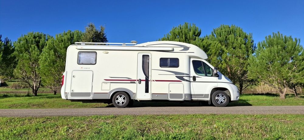 Vendo Autocaravana   ADRIA   MATRIX 680 SP    5 LUGARES  -  5 DORMIDAS