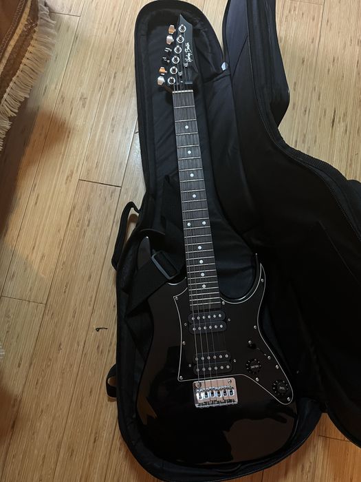 Guitarra Harley Benton e Amplificador