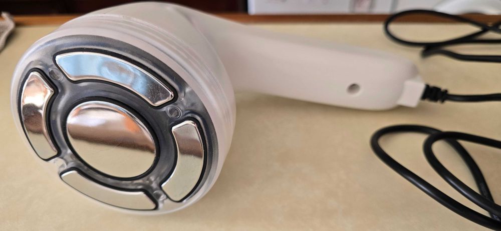 Massageador Esculpting terapias LED e vibrações