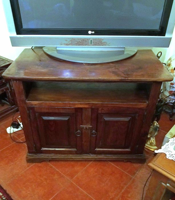 Móveis antigos rústicos