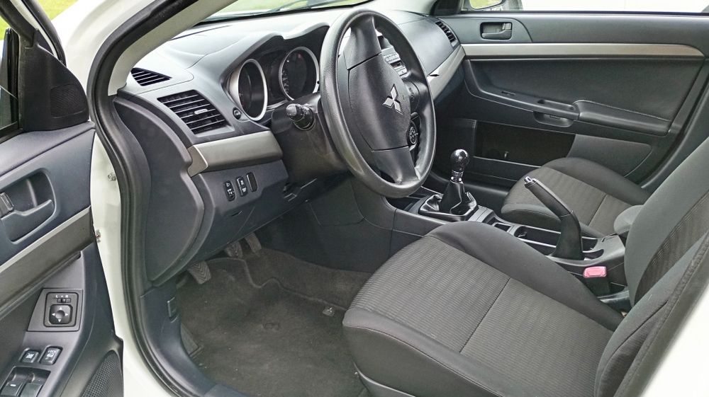 Mitsubishi Lancer 1.6 w ładnym stanie