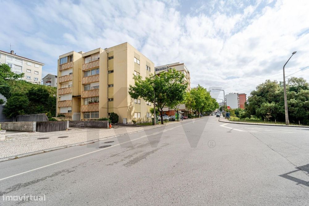 Apartamento T2 na Rua Carlos Seixas | Luminoso e pronto a habitar — Santo António dos Olivais, Coimbra