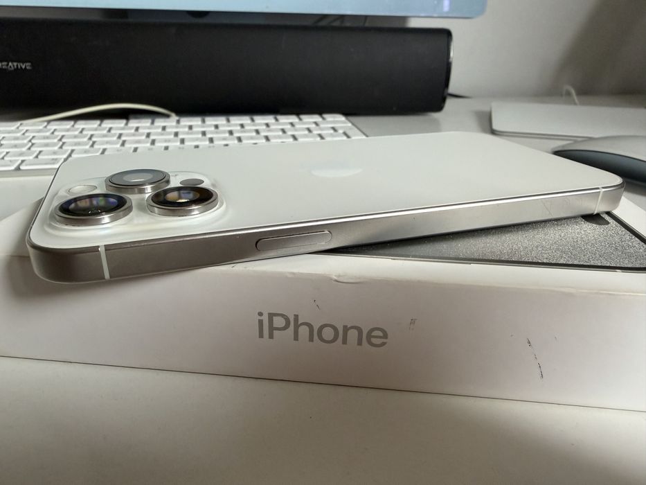 Bateria 95% iPhone 15 Pro Max 256gb White Titanium