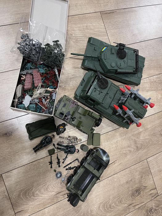 Военные игрушки солдатики