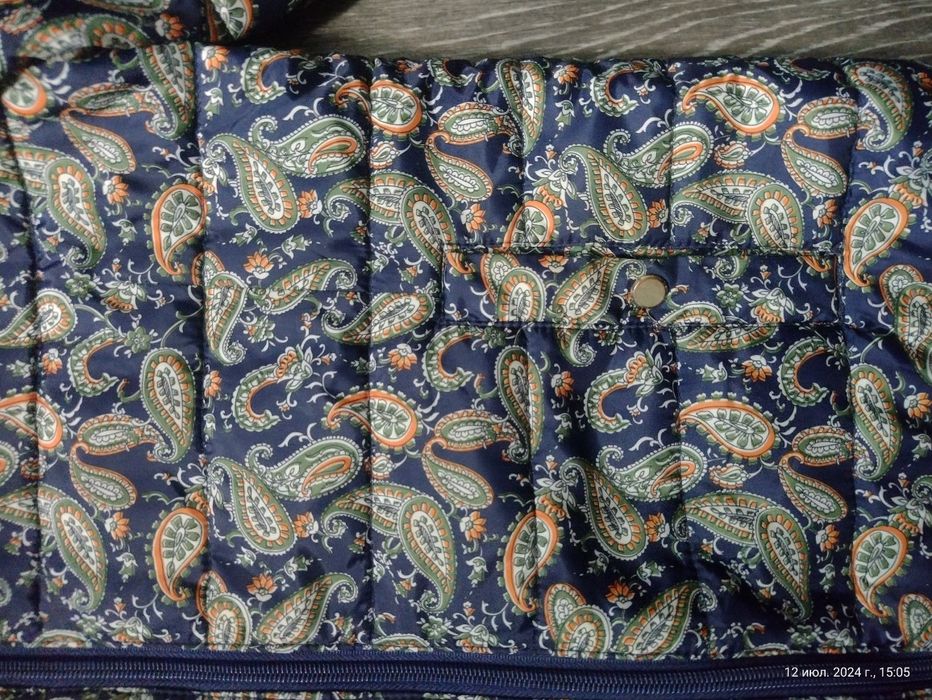 Демісезонна жіноча куртка