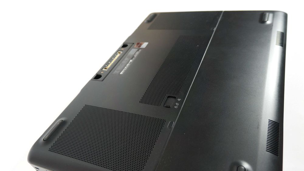 Dell Precision 7510\ I7 6820HQ\128GB\16GB\AMD FirePro™ W5170M w 2GB