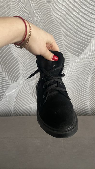 Продам черевики.