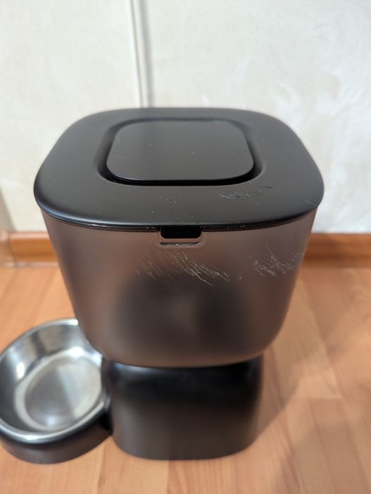 Автоматична годівниця (кормушка) для собак та котів