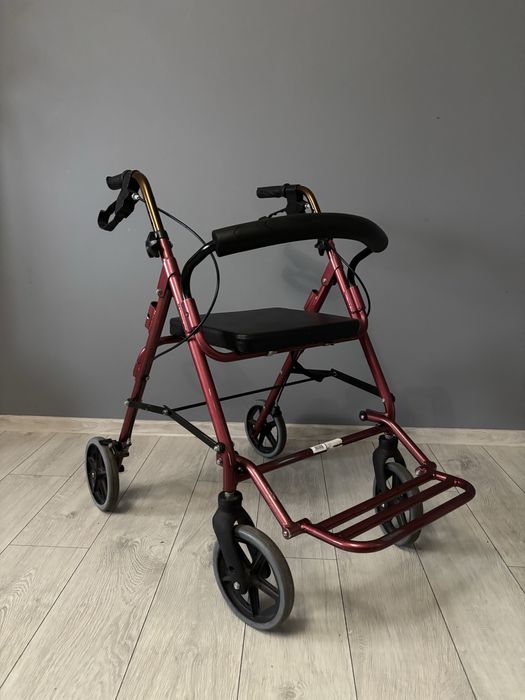 Balkonik na kółkach z siedziskiem