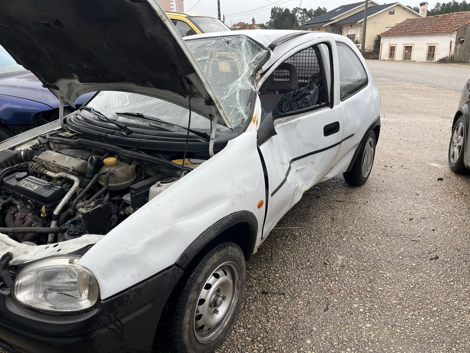 Opel corsa b 1.7D para PECAS