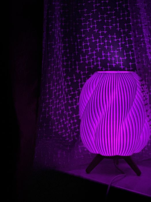 Настільний розумний світильник (керування з телефону, RGB)