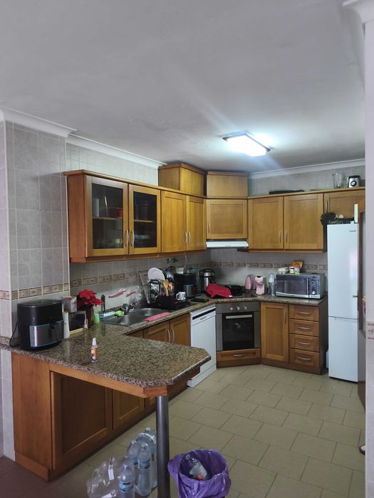 Arrenda-se quarto em pataias