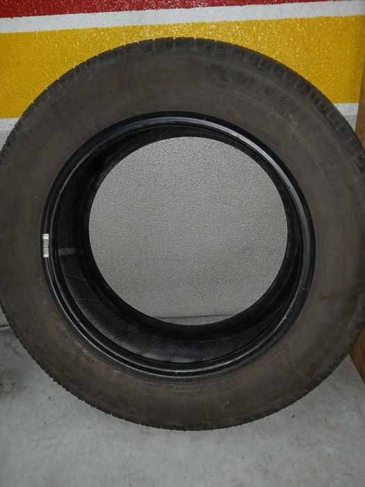 Pneu Michelin primacy 3 215/60/16 usado a meio uso