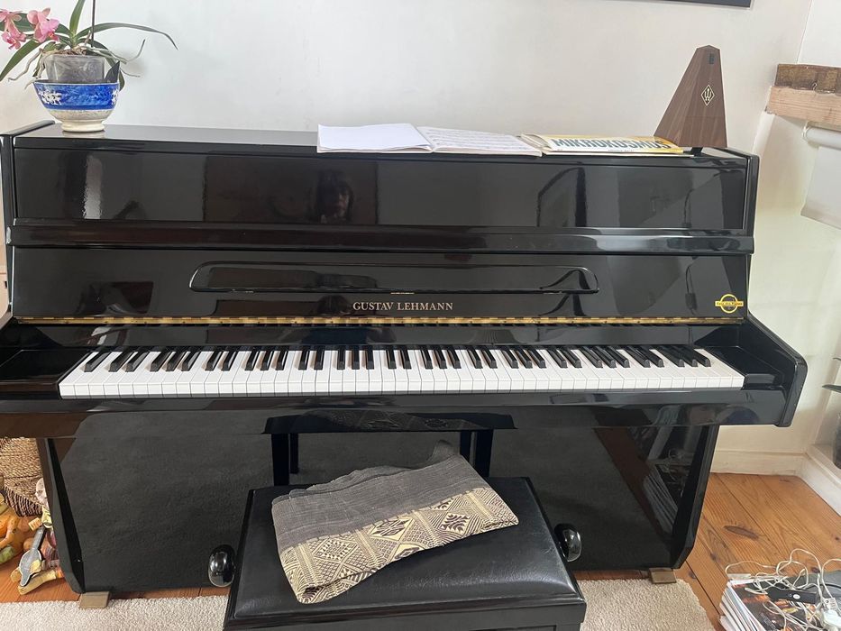 Piano como novo!!!