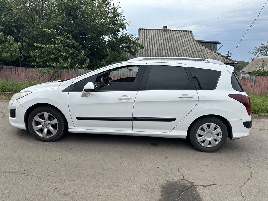Peugeot 308 2012 года