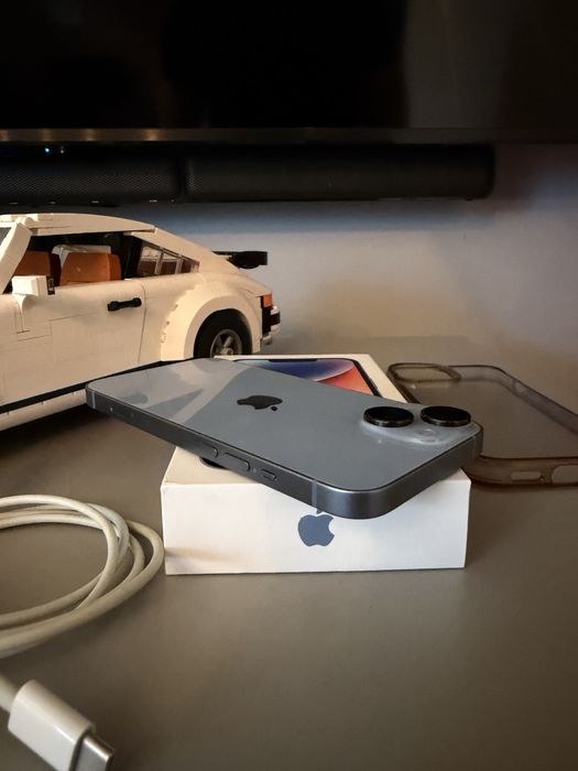 iPhone 14  stan idealny + case + kabel
