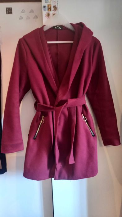 Casaco quente com capucho, bordeaux, M - Local