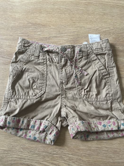 Szorty 92 hm khaki nowe