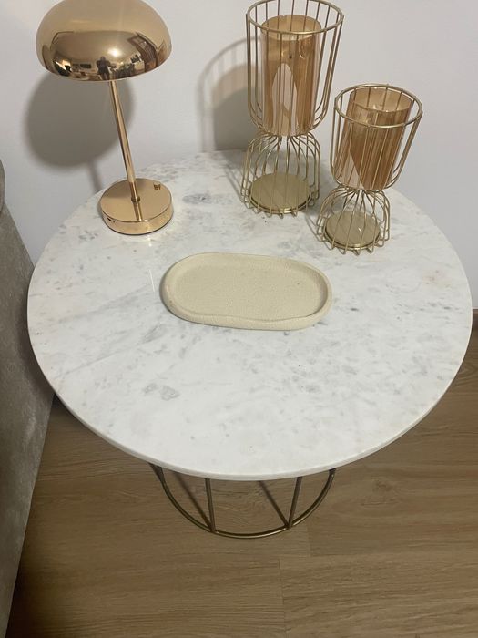 Mesa de apoio em mármore