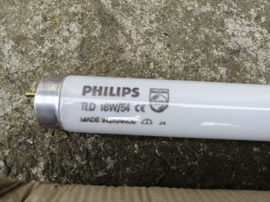 Лампи денного світла філіпс. Нові.
