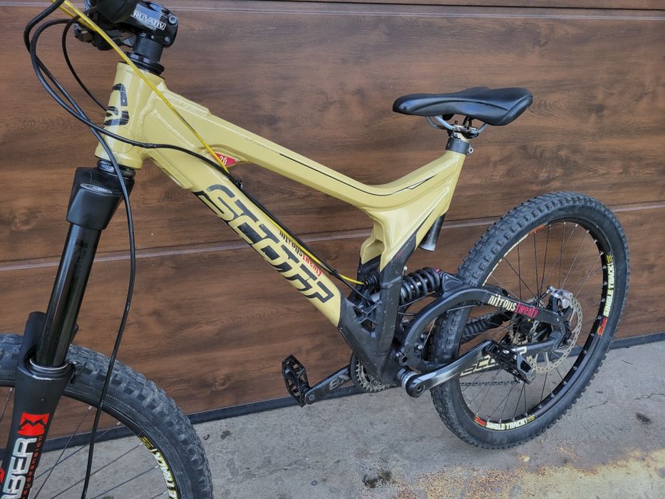 Dh велосипед Scott