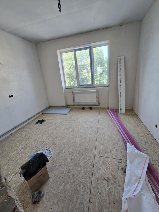 Продам квартиру з кладовою в центрі  міста